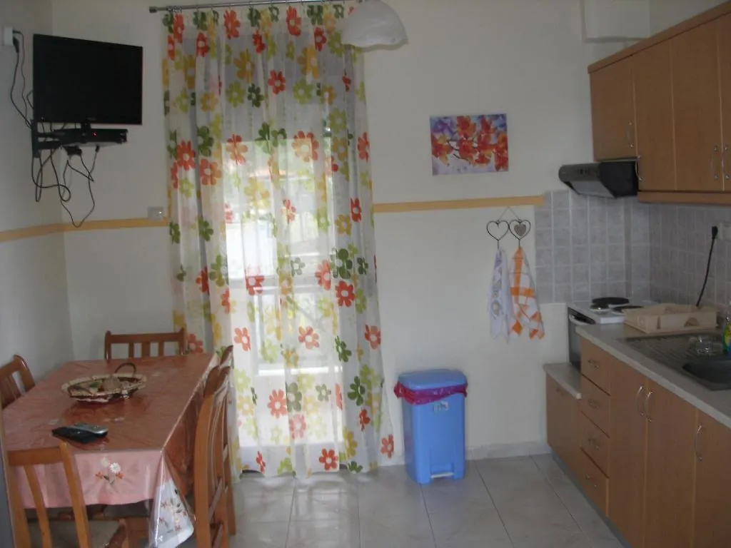 Lampos House Vourvourou Apartment